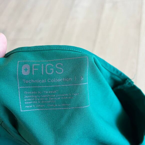 Figs womens scrubs top size S - Picture 5 of 6